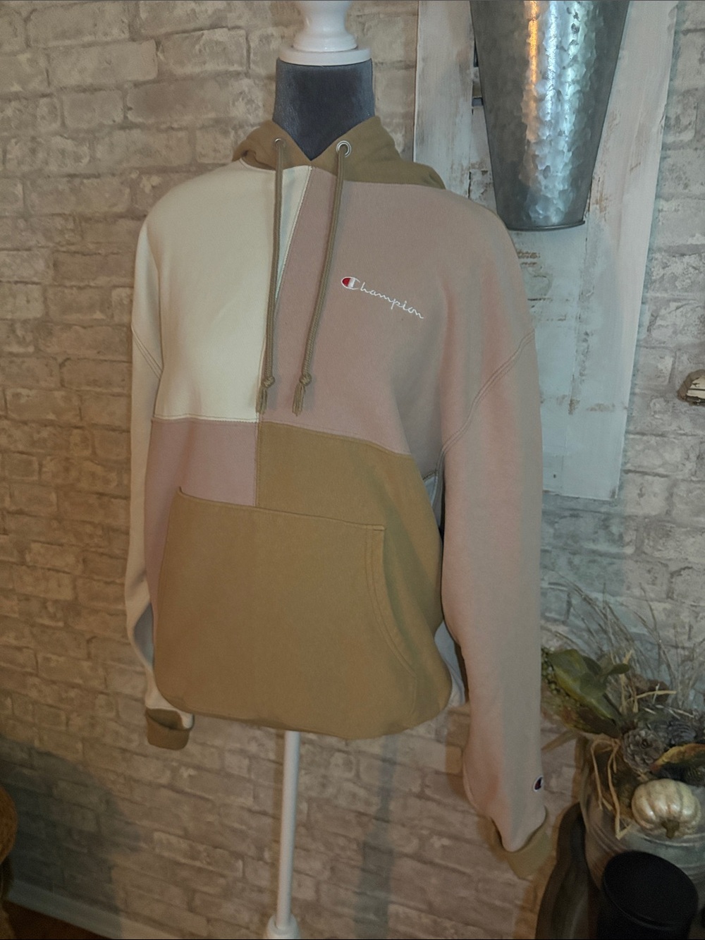 Champion UNISEX Colorblock Crewneck Hoodie - Cream, Tan & Brown